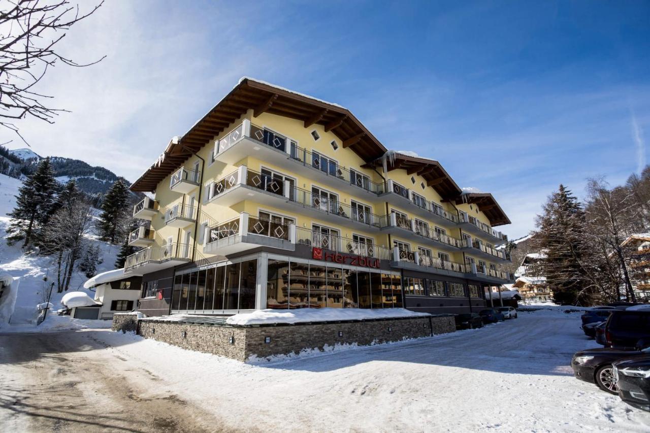 Hotel Herzblut Saalbach Exterior foto